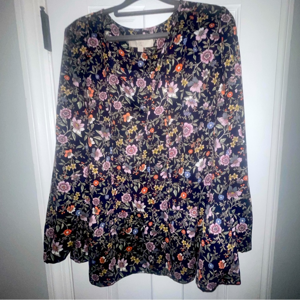 LOFT Plus Size 14 Navy floral peplum blouse